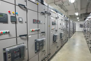 نمونه سوالات مونتاژکار و نصاب تابلوهای برق فنی حرفه ای جامع ترین نسخه 1405 1 مونتاژکار و نصاب تابلوهای برق