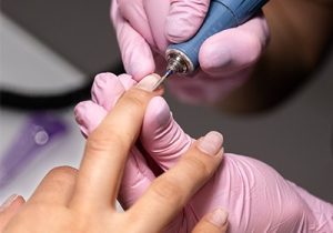 نمونه سوالات استفاده از ژل اصلاح ناخن فنی حرفه ای اصلاح عیوب و اکستنشن 
